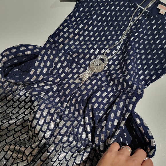 Elegant Amelia Dress - Picture 4 of 9